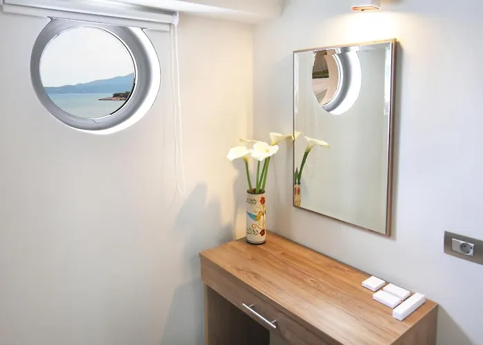 Sunrise Bay Apts Апартаменты Айя-Евфимия