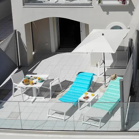 Sunrise Bay Apts أيّا إفيميا